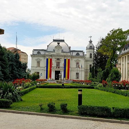 Appartamento Old Town Apartament Targoviste Esterno foto